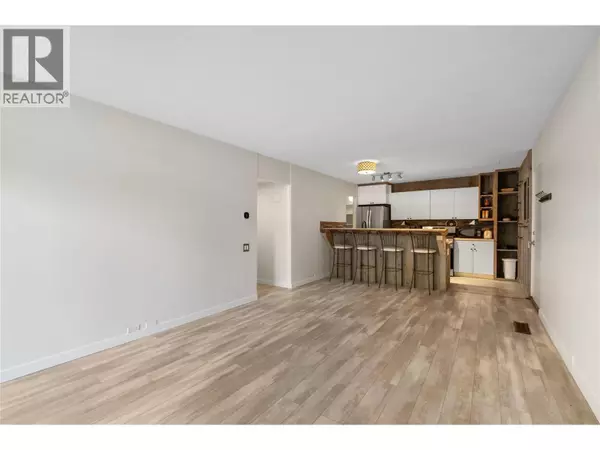 Kelowna, BC V1Y5Z7,353 Boyce CRES #14