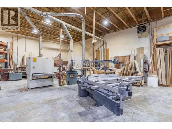 Kamloops, BC V2B7Z2,1139 12th ST #8