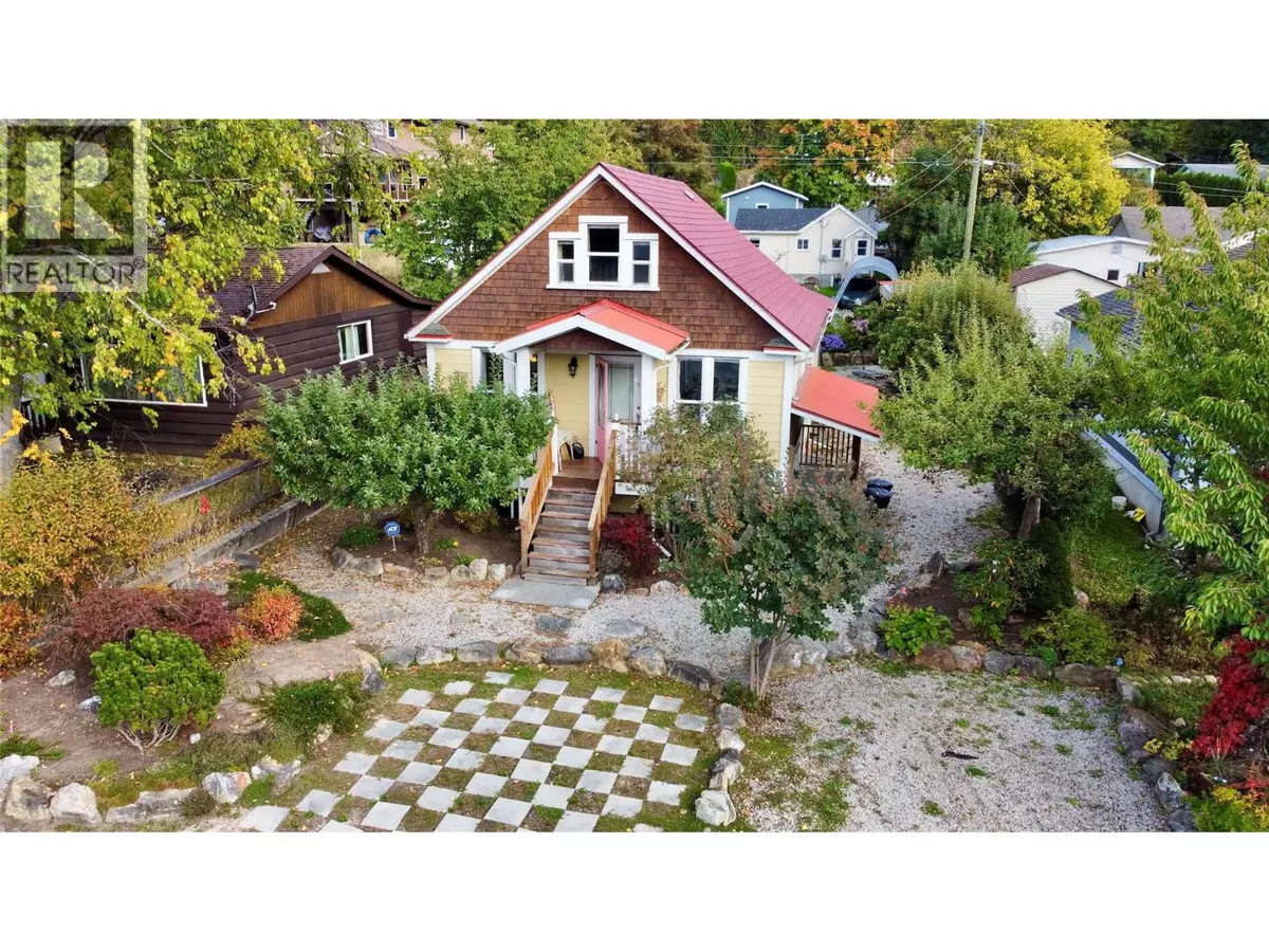 Nakusp, BC V0G1R0,305 1st  NW Avenue