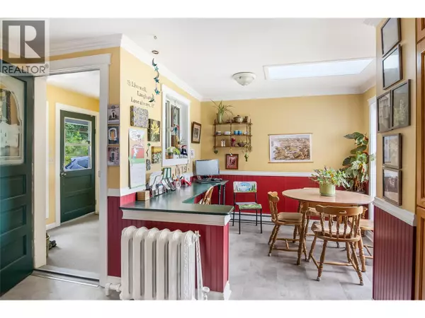 Revelstoke, BC V0E2S0,159 Track Street E