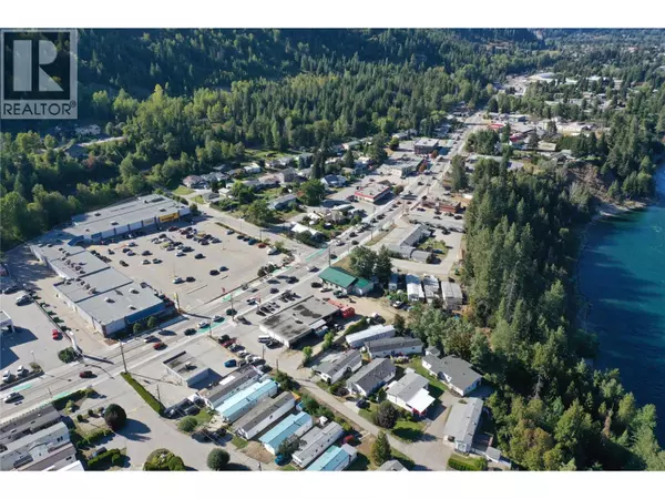 Castlegar, BC V1N1H8,1501 COLUMBIA Avenue