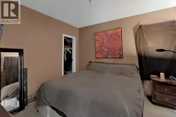 Penticton, BC V2A4X8,641 PAPINEAU Street