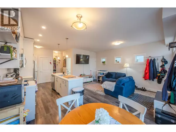 Penticton, BC V2A2J2,704 Revelstoke AVE #101