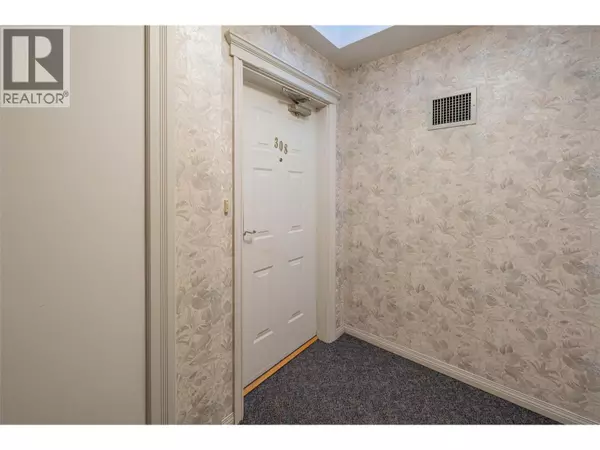 Kelowna, BC V1Y6M3,945 Lawrence AVE #308