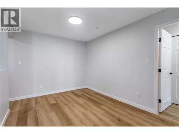 Vernon, BC V1T9N6,3806 35 AVE #309