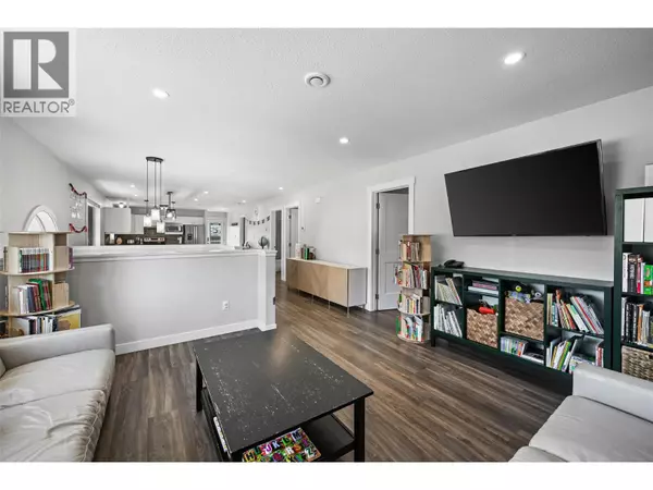 Invermere, BC V0A1K4,208 7TH Avenue