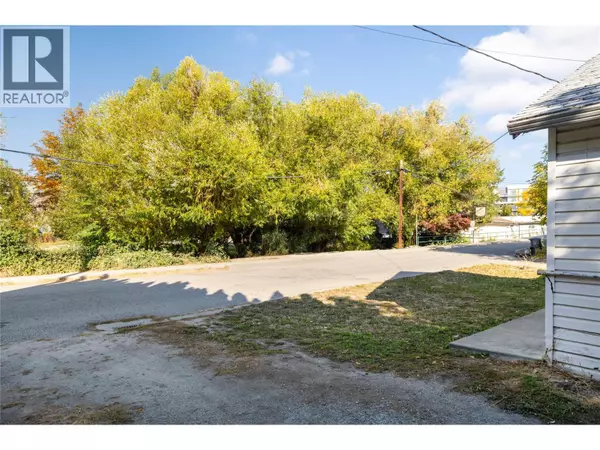 Kelowna, BC V1Y3Z6,1923 Lindahl Street