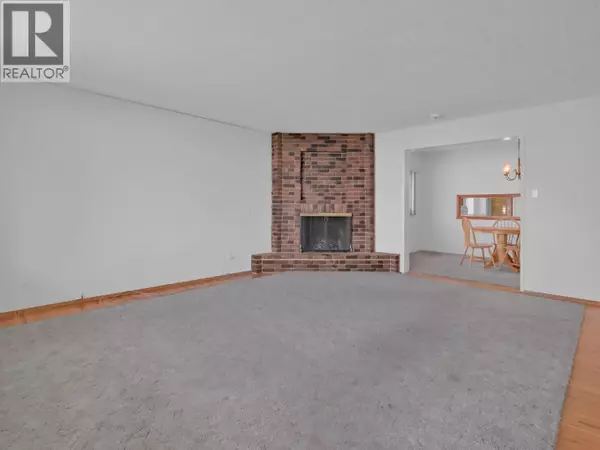 Penticton, BC V2A2J8,312 SCOTT Avenue