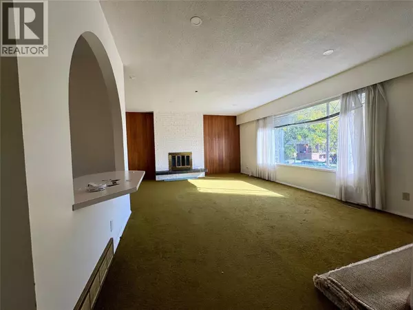 Kelowna, BC V1Y4E3,1738 Smithson Drive