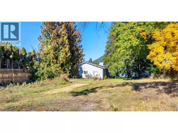 Creston, BC V0B1G0,2104 ASH Street