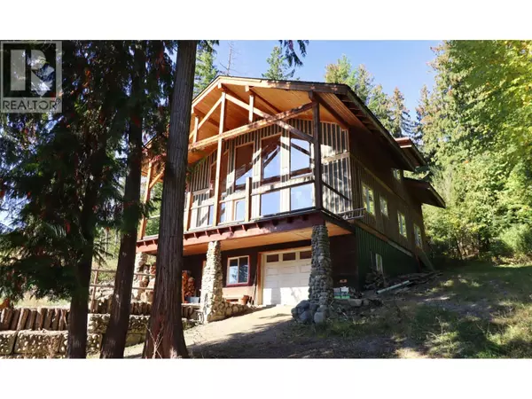 Anglemont, BC V0E1M8,7487 & 7491 Crowfoot Drive