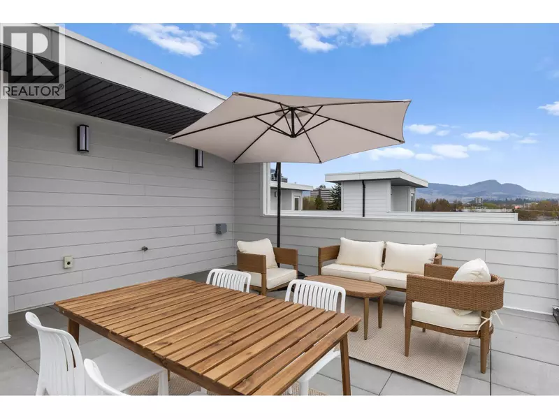 1463 Inkar RD #4, Kelowna, BC V1Y8J1