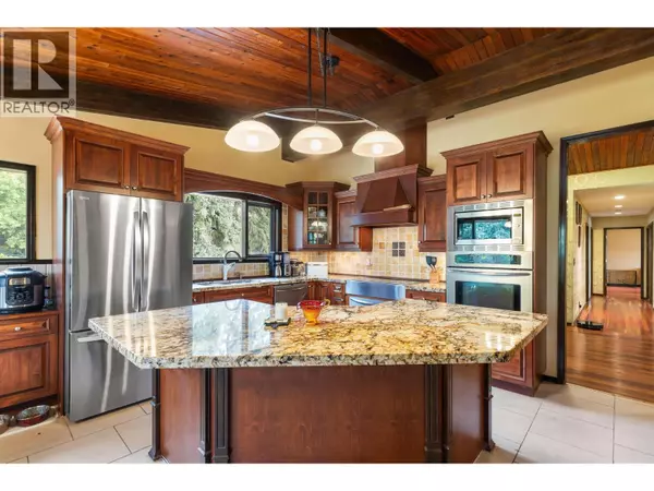 Lumby, BC V0E2G1,2545 6 Highway