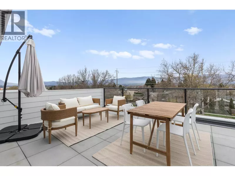 1463 Inkar RD #7, Kelowna, BC V1Y8J1