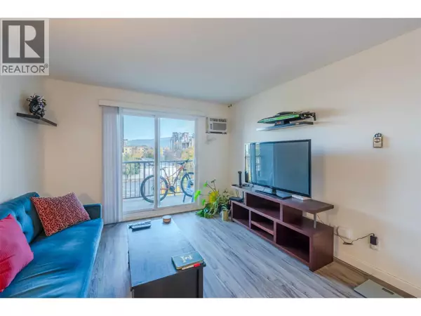 Penticton, BC V2A7J6,130 Skaha PL #411