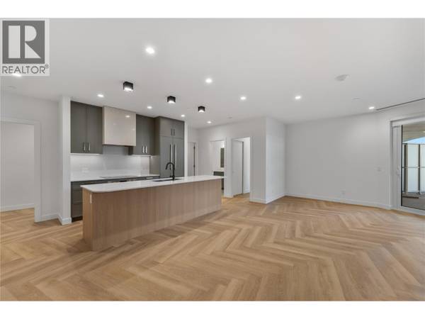 3340 Lakeshore DR #414, Kelowna, BC V1W0H6