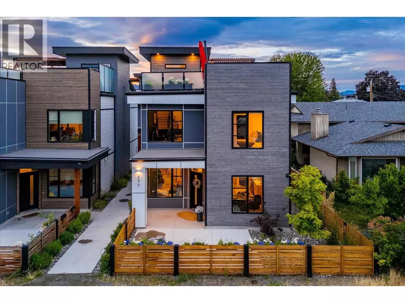 796 Wardlaw Avenue, Kelowna, BC V1Y5B9