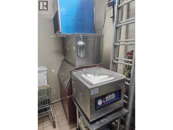 Kelowna, BC V1Y8B7,1890 Cooper RD #1, c/o