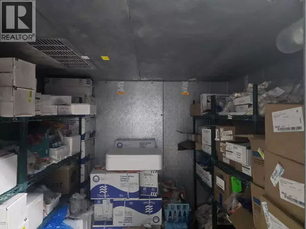 Kelowna, BC V1Y8B7,1890 Cooper RD #1, c/o