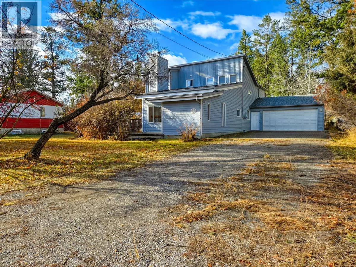 Invermere, BC V0A1K0,402 12th Avenue