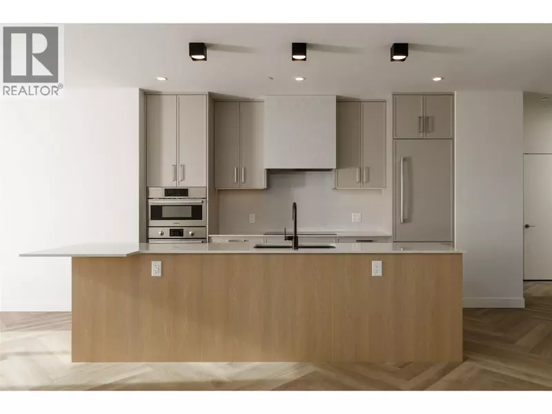 3340 Lakeshore RD #511, Kelowna, BC V1W0H6