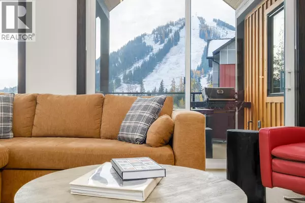 Rossland, BC V0G1Y0,2001 Crest RD #B