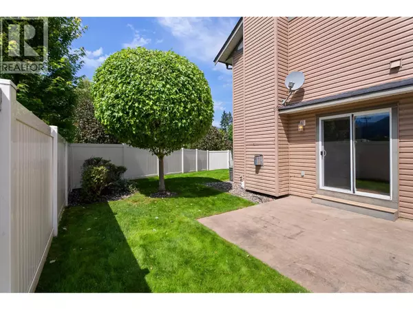 Salmon Arm, BC V1E3P6,2060 12th AVE Northeast #3