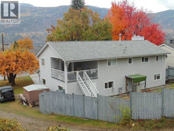 3304 8TH Avenue, Castlegar, BC V1N2Y4