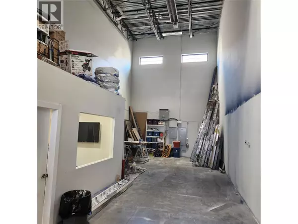 Kelowna, BC V1Y8M4,1625 Dilworth DR #205