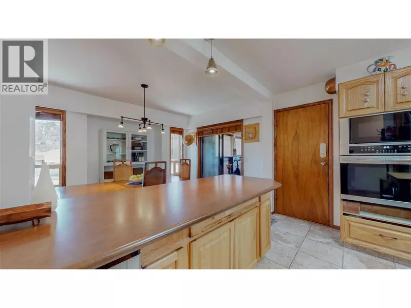 6940 Mountainview Drive, Oliver, BC V0H1T0