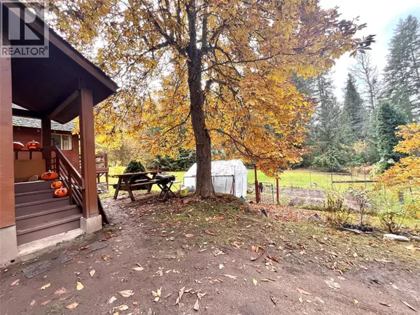 Winlaw, BC V0G2J0,7476 Highway 6