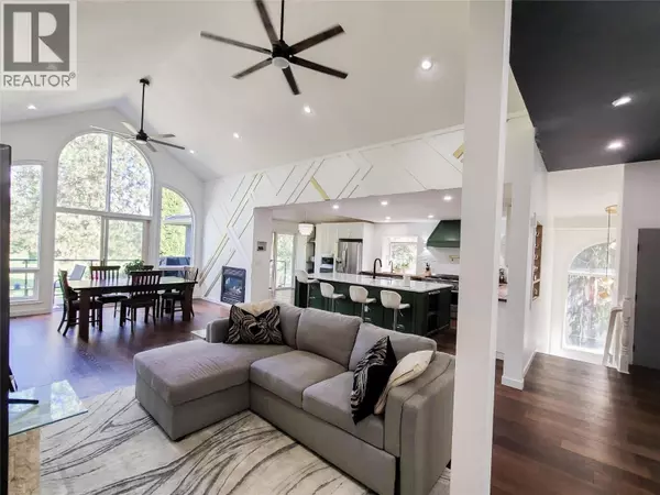 3897 Gallaghers Grange, Kelowna, BC V1W3Z9