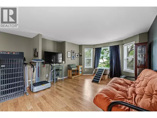 Kelowna, BC V1X7P6,423 Fizet Avenue