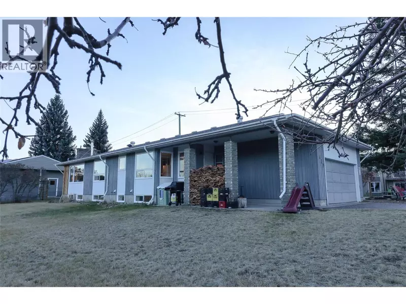 417 6TH Avenue, Invermere, BC V0A1K0