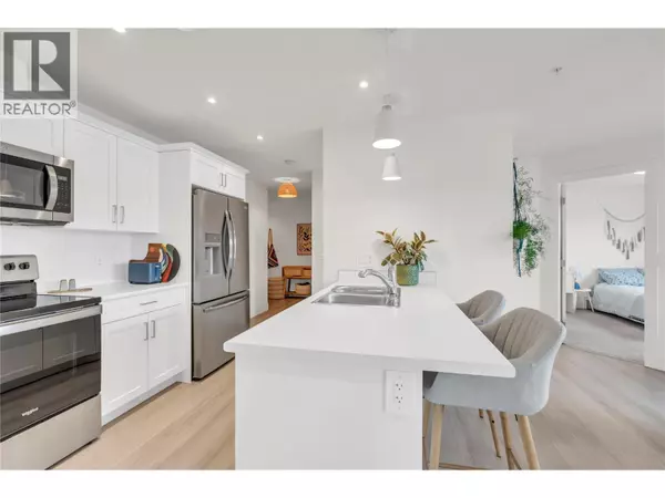 Penticton, BC V2A6G4,3362 SKAHA LAKE RD #401