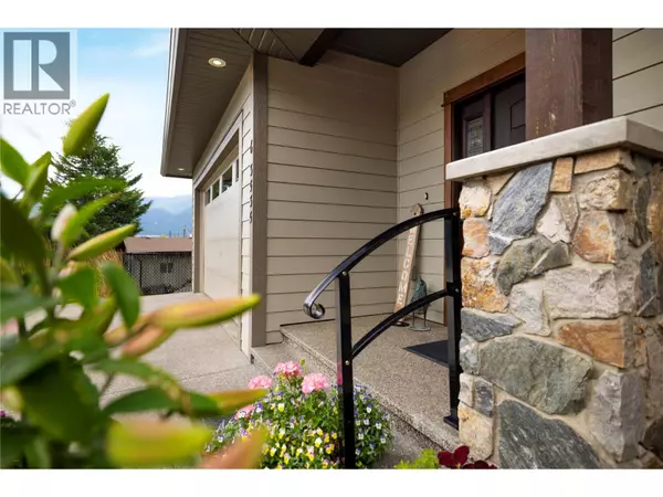 Armstrong, BC V0E1B2,3535 Wood AVE #6