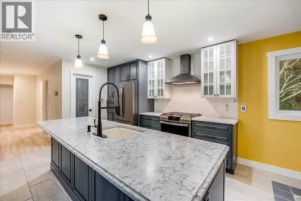 Castlegar, BC V1N3M1,1408 Meadowbrook Drive