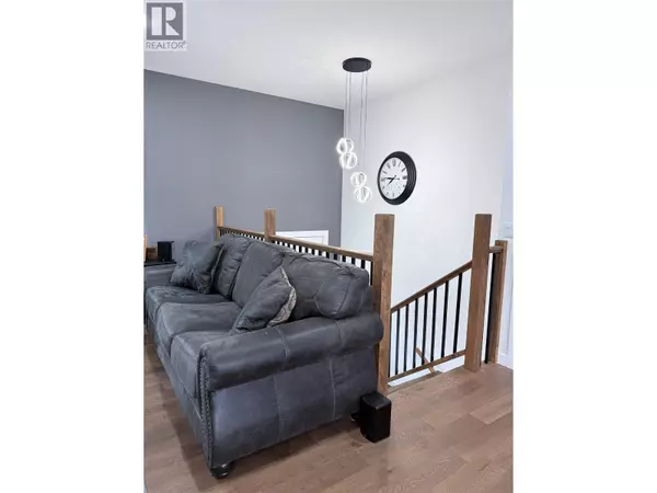 Canal Flats, BC V0B1B0,8779 MOUNTAIN VIEW Street