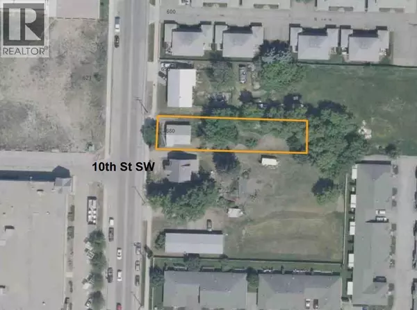 Salmon Arm, BC V1E1T1,680 10 Street SW