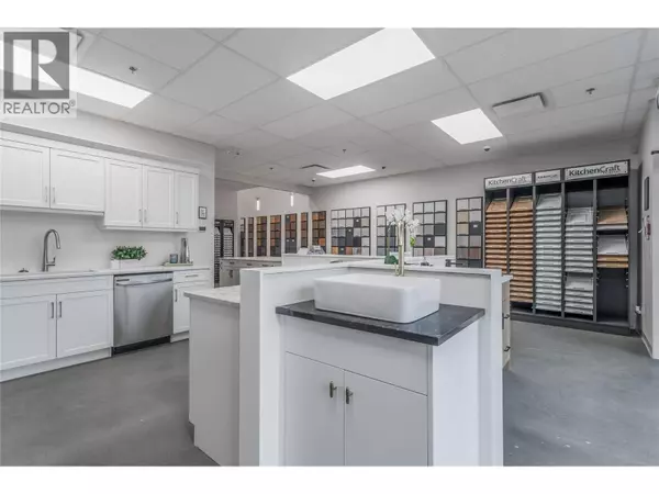 Kelowna, BC V1X5C3,1990 Landsdowne PL #2