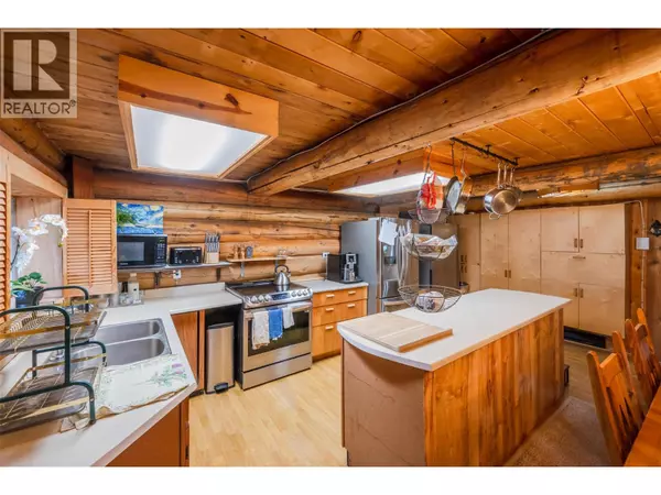 Apex Mountain, BC V2A0E2,121 The Circle