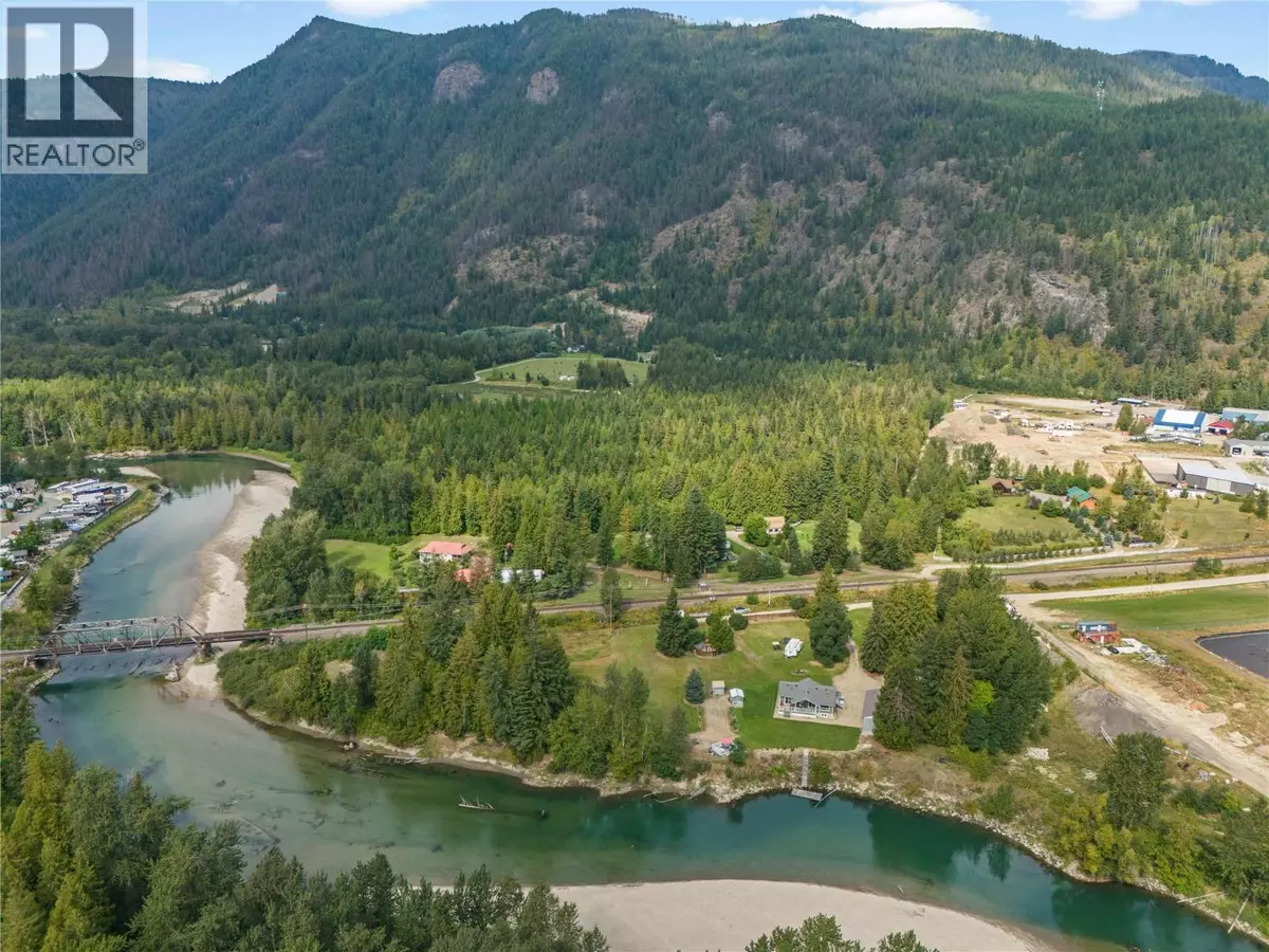 Sicamous, BC V0E2V0,421 Hillier Road