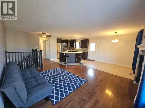 Tumbler Ridge, BC V0C2W0,256 Peace River Crescent