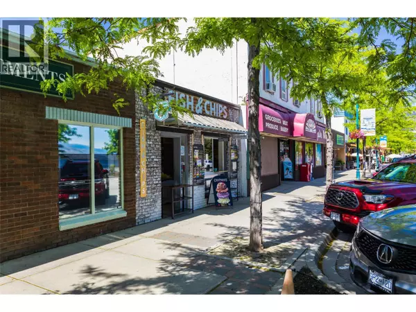 Peachland, BC V0H1X7,5860 Beach Avenue