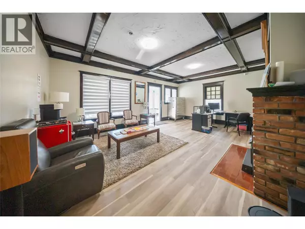 Kelowna, BC V1Y1T3,2340 Pandosy Street