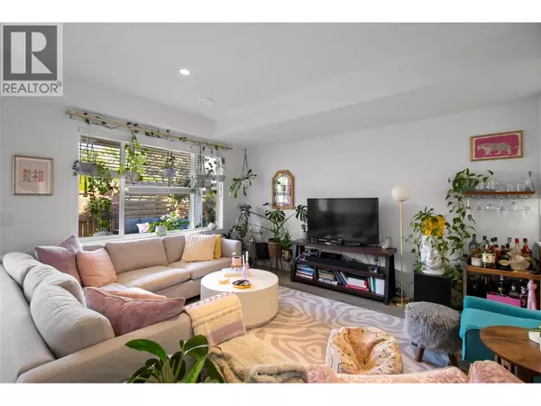 Kelowna, BC V1Y5N7,727 Cadder Avenue