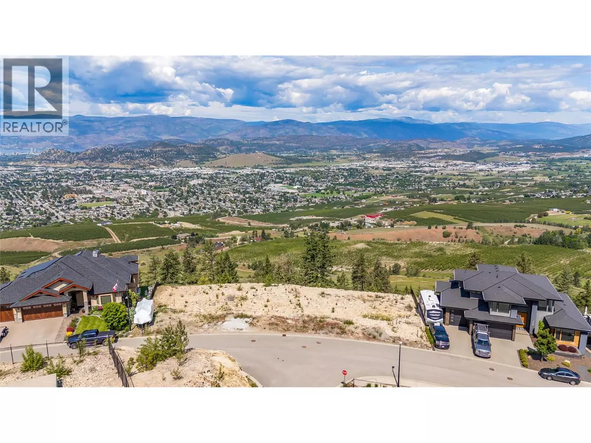 Kelowna, BC V1P1T3,1726 Carnegie Street