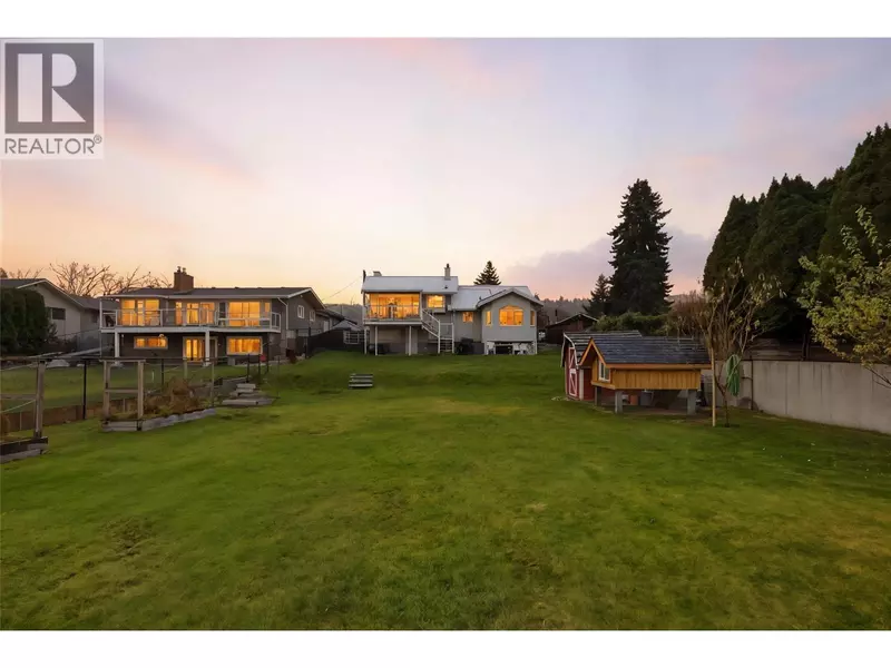 2578 Thompson Drive, Kamloops, BC V2C4L4