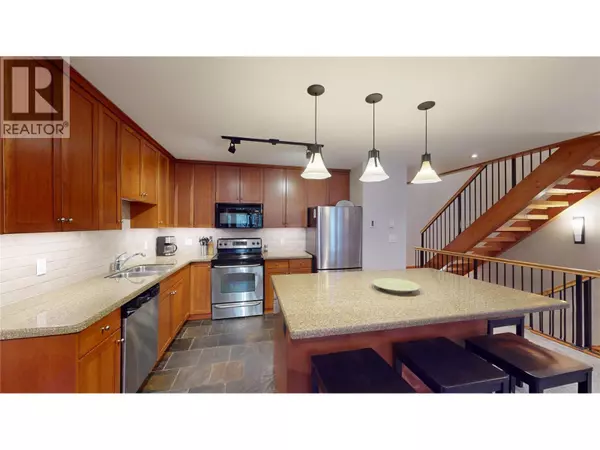 Fernie, BC V0B1M7,45 Rivermount PL #102D