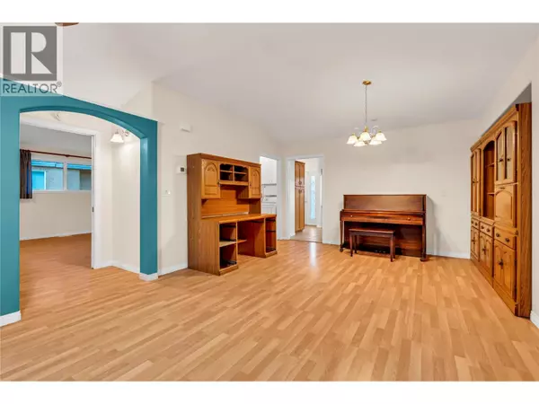 Oliver, BC V0H1T0,6108 Saint Martin Place